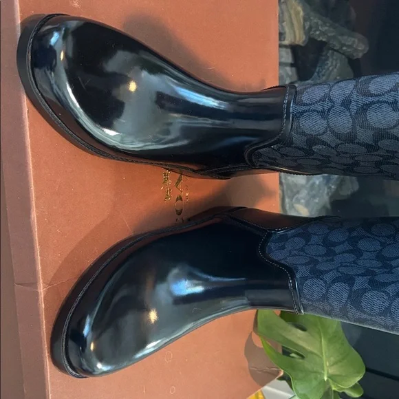 COACH Rain Boots Excellent condition - Picture 6 of 7